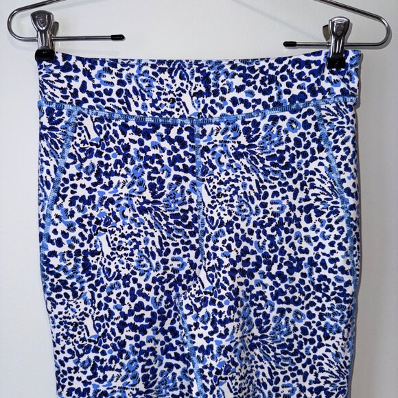Lilly Pulitzer Luxletic XL Blue & White Leopard Print Flare Leggings - Picture 2 of 6